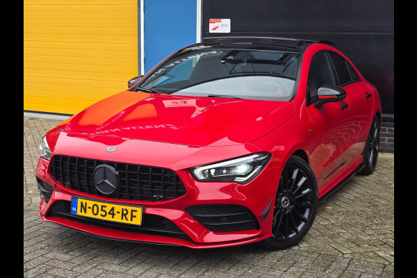 Mercedes-Benz CLA-Klasse 200 AMG 45 Look / Leder / Memory / Elek Stoelen / Camera / Open Pano / Led / Pdc / 19 Inch