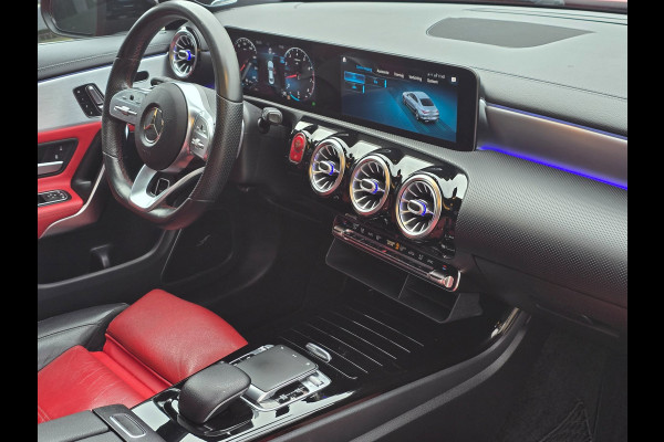 Mercedes-Benz CLA-Klasse 200 AMG 45 Look / Leder / Memory / Elek Stoelen / Camera / Open Pano / Led / Pdc / 19 Inch