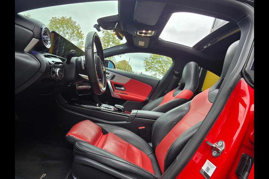 Mercedes-Benz CLA-Klasse 200 AMG 45 Look / Leder / Memory / Elek Stoelen / Camera / Open Pano / Led / Pdc / 19 Inch