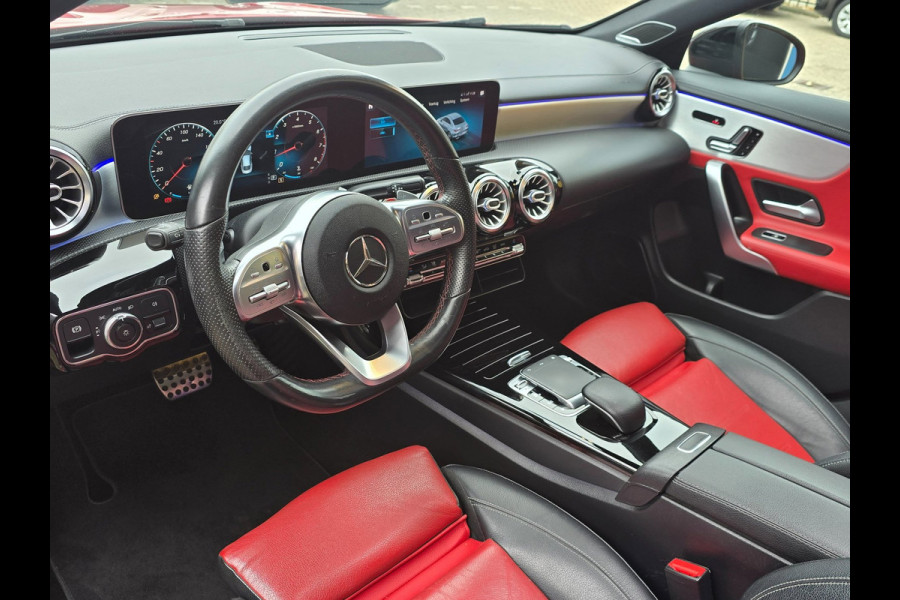 Mercedes-Benz CLA-Klasse 200 AMG 45 Look / Leder / Memory / Elek Stoelen / Camera / Open Pano / Led / Pdc / 19 Inch