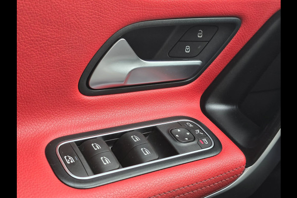 Mercedes-Benz CLA-Klasse 200 AMG 45 Look / Leder / Memory / Elek Stoelen / Camera / Open Pano / Led / Pdc / 19 Inch