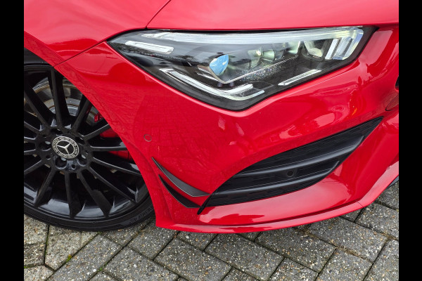 Mercedes-Benz CLA-Klasse 200 AMG 45 Look / Leder / Memory / Elek Stoelen / Camera / Open Pano / Led / Pdc / 19 Inch