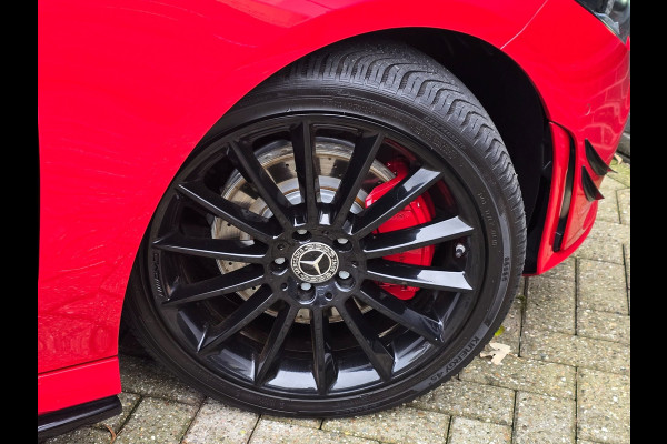Mercedes-Benz CLA-Klasse 200 AMG 45 Look / Leder / Memory / Elek Stoelen / Camera / Open Pano / Led / Pdc / 19 Inch