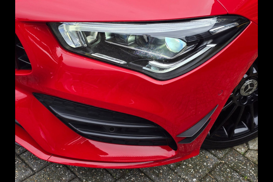 Mercedes-Benz CLA-Klasse 200 AMG 45 Look / Leder / Memory / Elek Stoelen / Camera / Open Pano / Led / Pdc / 19 Inch