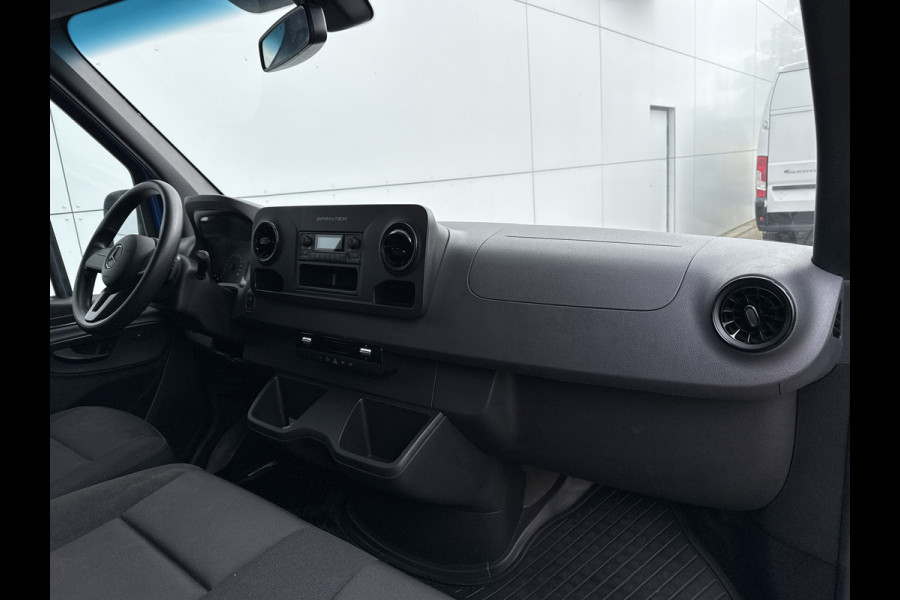 Mercedes-Benz eSprinter 312 55kWh L2H2 Elektrisch 168km WLTP 80kW Snelladen Climate Control Stoelverwarming Camera Laadkabels