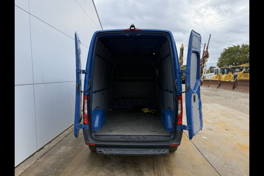 Mercedes-Benz eSprinter 312 55kWh L2H2 Elektrisch 168km WLTP 80kW Snelladen Climate Control Stoelverwarming Camera Laadkabels