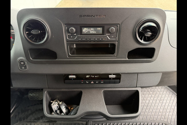 Mercedes-Benz eSprinter 312 55kWh L2H2 Elektrisch 168km WLTP 80kW Snelladen Climate Control Stoelverwarming Camera Laadkabels