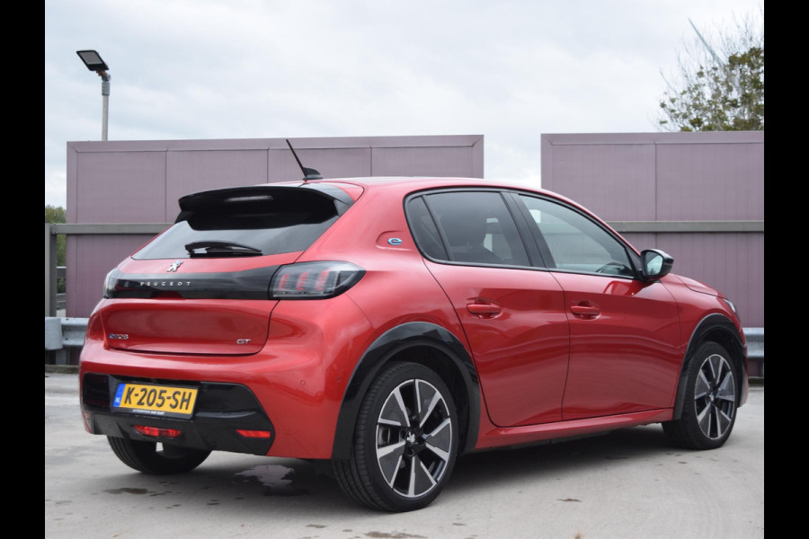 Peugeot e-208 EV GT Pack 50 kWh | ADAPTIVE CRUISE CONTROL | STOELVERWARMING | PANORAMADAK | PARKEERSENSOREN MET CAMERA