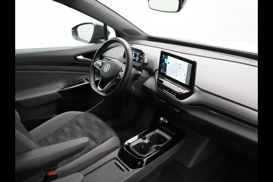 Volkswagen ID.4 Pro 77 kWh 204pk Dealer O.H | Trekhaak Af Fabriek | Adaptive Cruise | 360 Camera | Sportstoelen & Stuur Verwarmd | Sfeerverlichting | Apple Carplay | Blis | IQ Light | Virtual | Navigatie | DAB | 19"L.M |