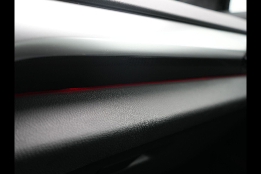 Volkswagen ID.4 Pro 77 kWh 204pk Dealer O.H | Trekhaak Af Fabriek | Adaptive Cruise | 360 Camera | Sportstoelen & Stuur Verwarmd | Sfeerverlichting | Apple Carplay | Blis | IQ Light | Virtual | Navigatie | DAB | 19"L.M |