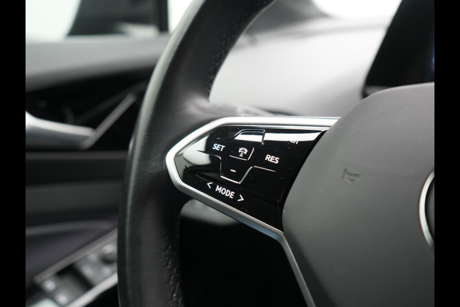 Volkswagen ID.4 Pro 77 kWh 204pk Dealer O.H | Trekhaak Af Fabriek | Adaptive Cruise | 360 Camera | Sportstoelen & Stuur Verwarmd | Sfeerverlichting | Apple Carplay | Blis | IQ Light | Virtual | Navigatie | DAB | 19"L.M |