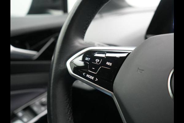 Volkswagen ID.4 Pro 77 kWh 204pk Dealer O.H | Trekhaak Af Fabriek | Adaptive Cruise | 360 Camera | Sportstoelen & Stuur Verwarmd | Sfeerverlichting | Apple Carplay | Blis | IQ Light | Virtual | Navigatie | DAB | 19"L.M |