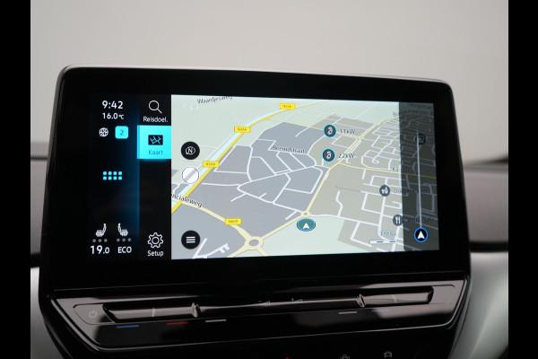 Volkswagen ID.4 Pro 77 kWh 204pk Dealer O.H | Trekhaak Af Fabriek | Adaptive Cruise | 360 Camera | Sportstoelen & Stuur Verwarmd | Sfeerverlichting | Apple Carplay | Blis | IQ Light | Virtual | Navigatie | DAB | 19"L.M |