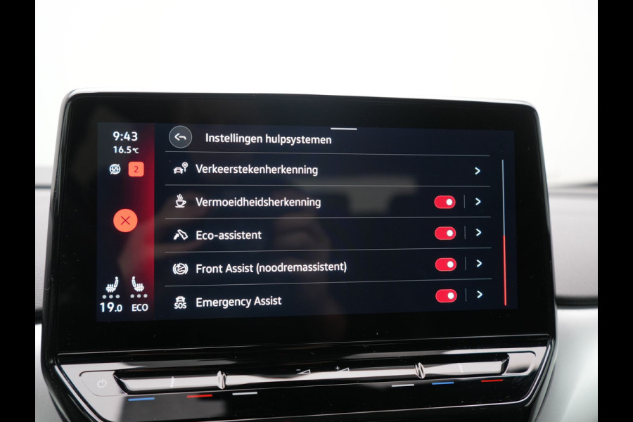 Volkswagen ID.4 Pro 77 kWh 204pk Dealer O.H | Trekhaak Af Fabriek | Adaptive Cruise | 360 Camera | Sportstoelen & Stuur Verwarmd | Sfeerverlichting | Apple Carplay | Blis | IQ Light | Virtual | Navigatie | DAB | 19"L.M |