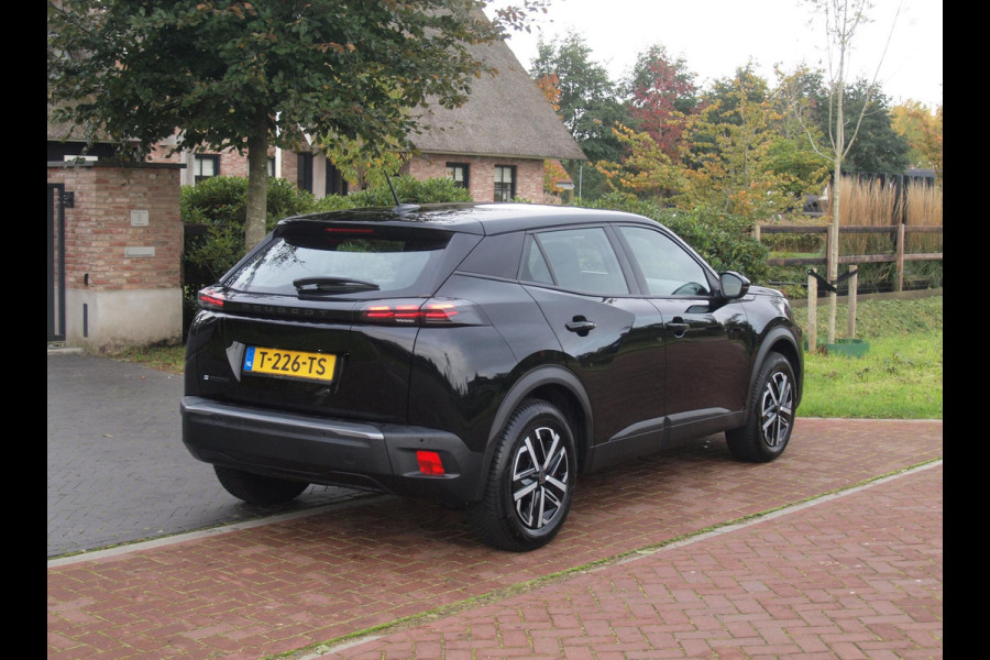 Peugeot e-2008 EV Active 54 kWh | Nieuw Model | SOH 94% | Warmtepomp | Apple Carplay | Dealeronderhouden | NL-Auto |
