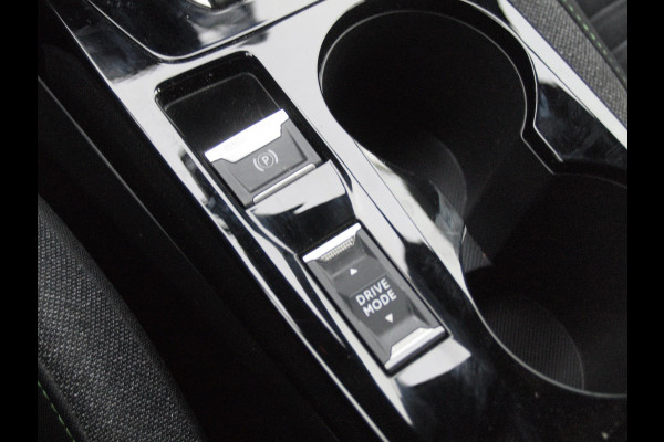 Peugeot e-2008 EV Active 54 kWh | Nieuw Model | SOH 94% | Warmtepomp | Apple Carplay | Dealeronderhouden | NL-Auto |