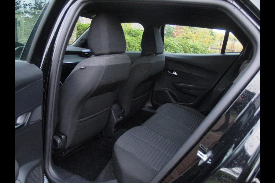 Peugeot e-2008 EV Active 54 kWh | Nieuw Model | SOH 94% | Warmtepomp | Apple Carplay | Dealeronderhouden | NL-Auto |