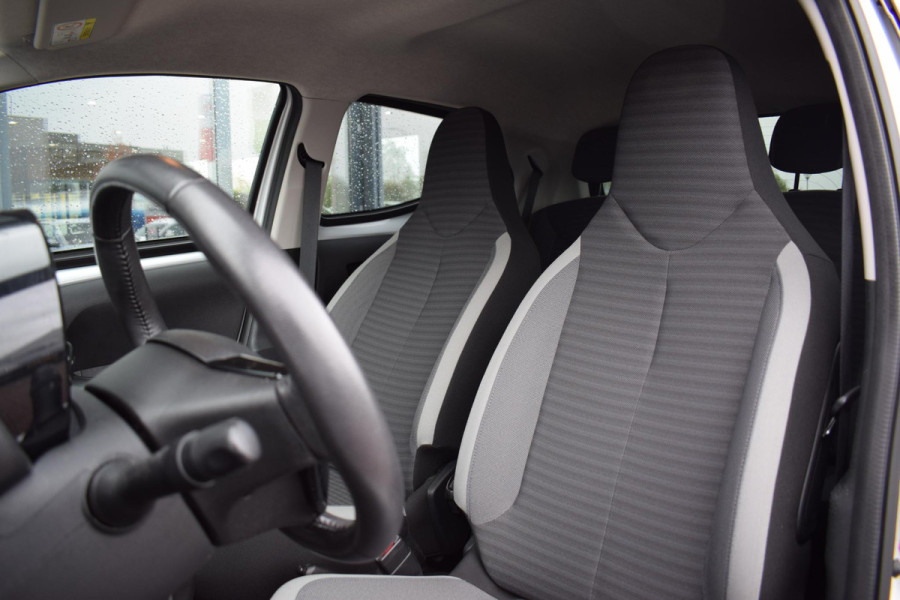 Toyota Aygo 1.0 VVT-i x-joy | Apple CarPlay | Camera | Cruise | Climate