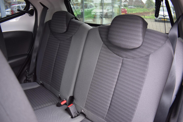 Toyota Aygo 1.0 VVT-i x-joy | Apple CarPlay | Camera | Cruise | Climate