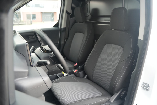 Ford E-Transit Courier Trend 46 kWh 136pk - Trekhaak - Vloerplaat - Camera - Cruise - Carplay/Android - Rijklaar
