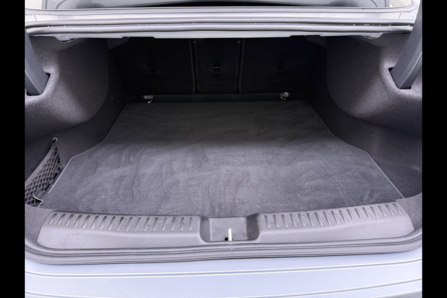 Mercedes-Benz CLA-Klasse 200 AMG line | Pano Massage Keyless Passagiersdisplay