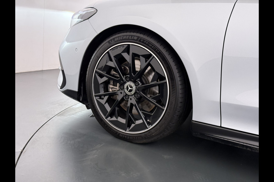 Mercedes-Benz CLA-Klasse 200 AMG line | Pano Massage Keyless Passagiersdisplay