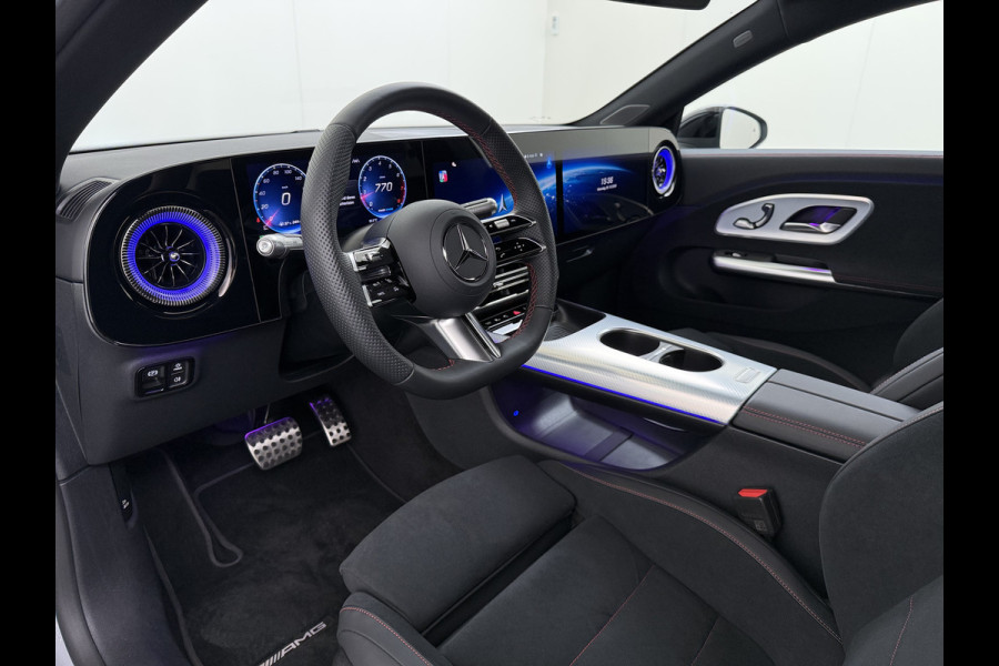 Mercedes-Benz CLA-Klasse 200 AMG line | Pano Massage Keyless Passagiersdisplay