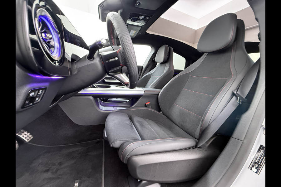 Mercedes-Benz CLA-Klasse 200 AMG line | Pano Massage Keyless Passagiersdisplay