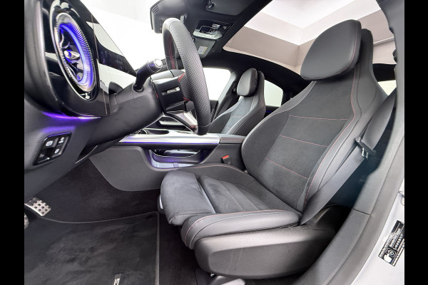 Mercedes-Benz CLA-Klasse 200 AMG line | Pano Massage Keyless Passagiersdisplay