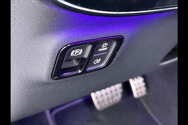 Mercedes-Benz CLA-Klasse 200 AMG line | Pano Massage Keyless Passagiersdisplay