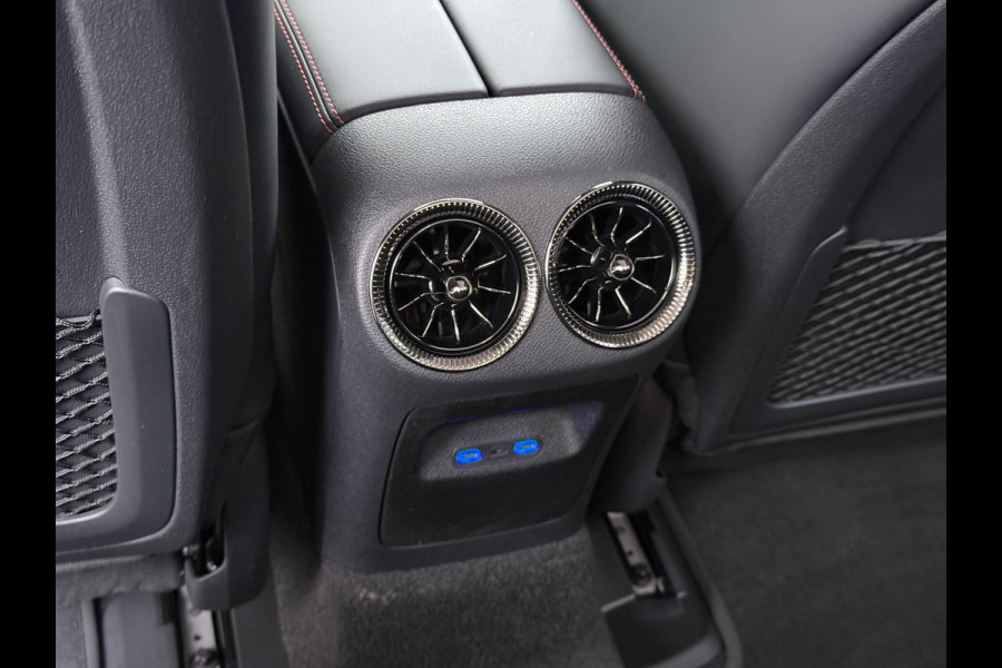 Mercedes-Benz CLA-Klasse 200 AMG line | Pano Massage Keyless Passagiersdisplay
