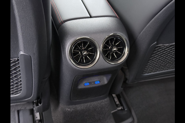 Mercedes-Benz CLA-Klasse 200 AMG line | Pano Massage Keyless Passagiersdisplay