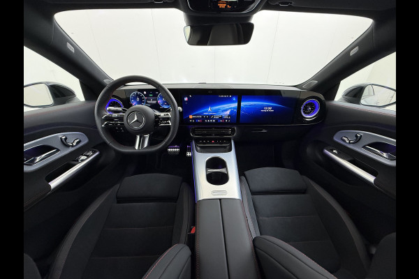 Mercedes-Benz CLA-Klasse 200 AMG line | Pano Massage Keyless Passagiersdisplay