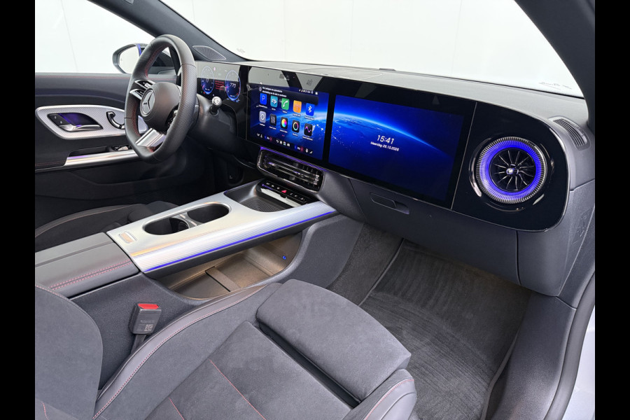 Mercedes-Benz CLA-Klasse 200 AMG line | Pano Massage Keyless Passagiersdisplay