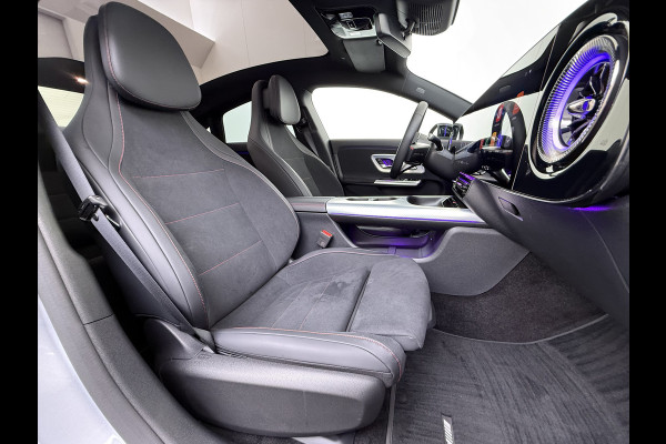 Mercedes-Benz CLA-Klasse 200 AMG line | Pano Massage Keyless Passagiersdisplay