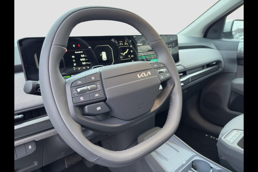 Kia EV3 Plus 81.4 kWh Automaat | Stoel & Stuurverwarming | Camera | Sensoren | Cruise |