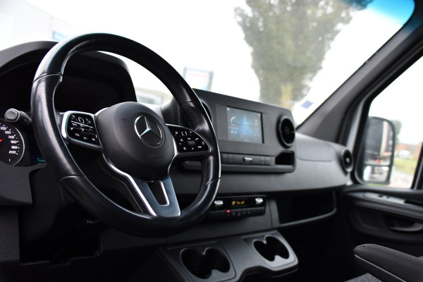 Mercedes-Benz Sprinter 319 3.0 V6 CDI L2H2 RWD AMG Edition Camera, Cruise, Carplay, 190pk, Automaat, Multimedia, LED, Stoelverwarming, Standkachel, Uniek!