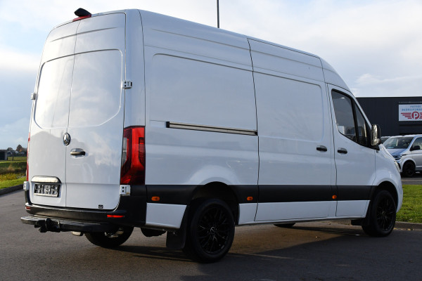 Mercedes-Benz Sprinter 319 3.0 V6 CDI L2H2 RWD AMG Edition Camera, Cruise, Carplay, 190pk, Automaat, Multimedia, LED, Stoelverwarming, Standkachel, Uniek!