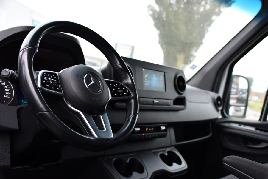 Mercedes-Benz Sprinter 319 3.0 V6 CDI L2H2 RWD AMG Edition Camera, Cruise, Carplay, 190pk, Automaat, Multimedia, LED, Stoelverwarming, Standkachel, Uniek!