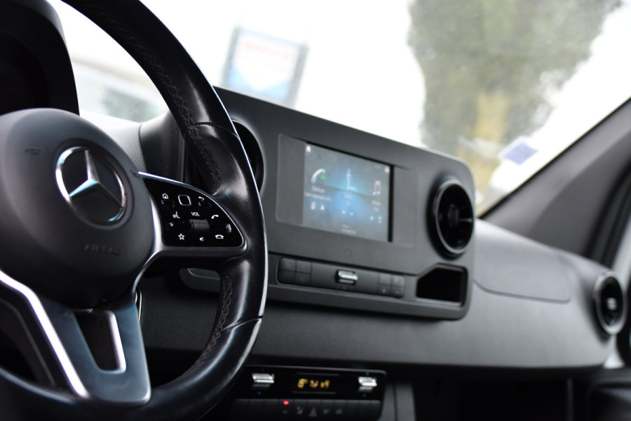 Mercedes-Benz Sprinter 319 3.0 V6 CDI L2H2 RWD AMG Edition Camera, Cruise, Carplay, 190pk, Automaat, Multimedia, LED, Stoelverwarming, Standkachel, Uniek!