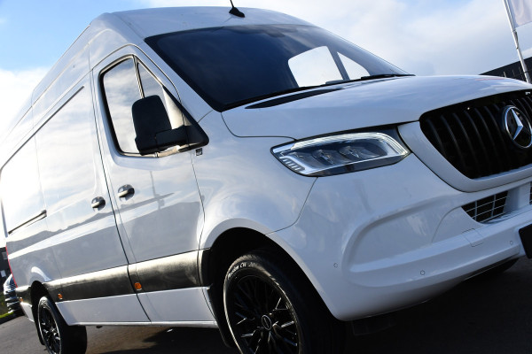 Mercedes-Benz Sprinter 319 3.0 V6 CDI L2H2 RWD AMG Edition Camera, Cruise, Carplay, 190pk, Automaat, Multimedia, LED, Stoelverwarming, Standkachel, Uniek!