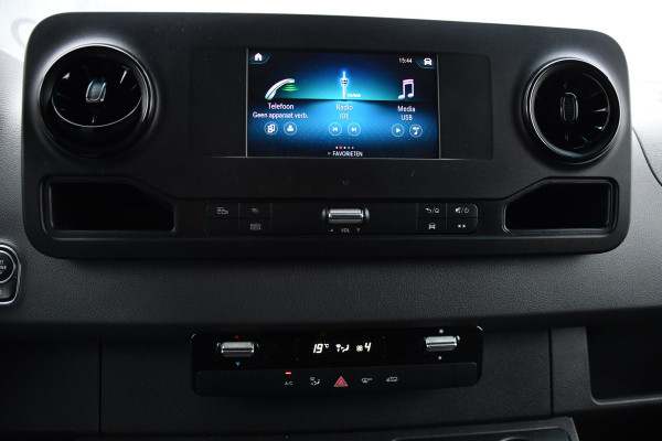 Mercedes-Benz Sprinter 319 3.0 V6 CDI L2H2 RWD AMG Edition Camera, Cruise, Carplay, 190pk, Automaat, Multimedia, LED, Stoelverwarming, Standkachel, Uniek!
