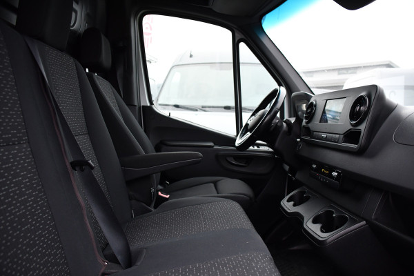 Mercedes-Benz Sprinter 319 3.0 V6 CDI L2H2 RWD AMG Edition Camera, Cruise, Carplay, 190pk, Automaat, Multimedia, LED, Stoelverwarming, Standkachel, Uniek!