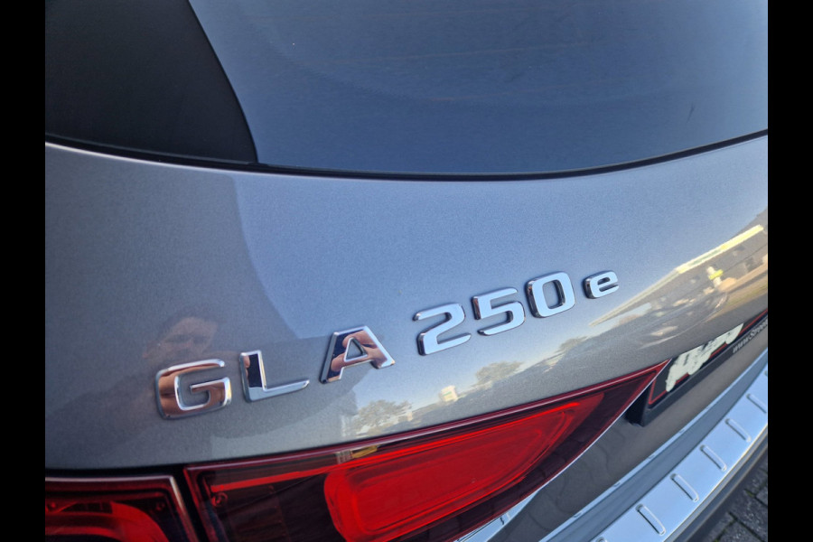 Mercedes-Benz GLA 250e PHEV AMG /1e eig/Pano/Led/Trekhaak