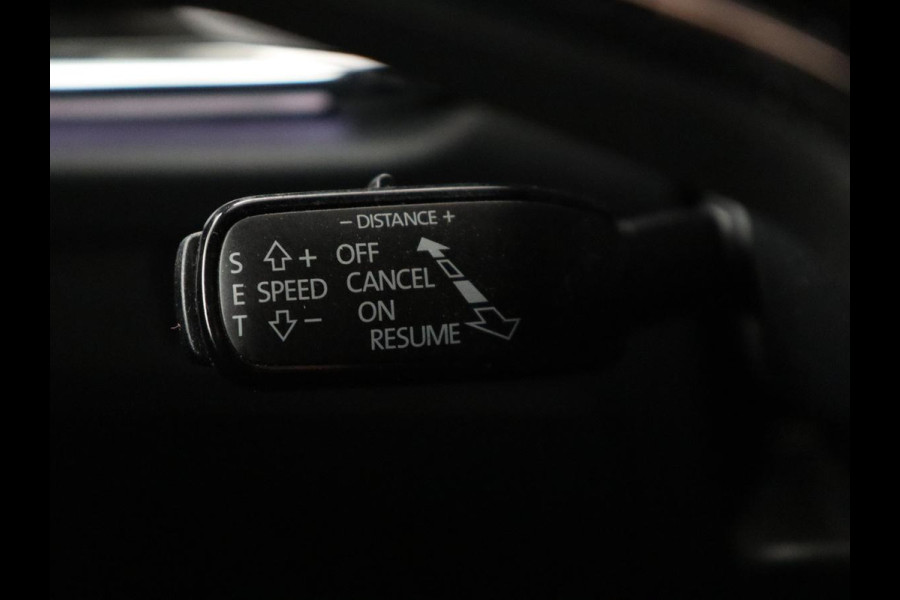 Škoda Enyaq iV 80 | SOH 90,4% | Adaptive cruise | Leder | Trekhaak | Stuur/stoelverwarming | Camera | Park assist | Carplay | Sfeerverlichting