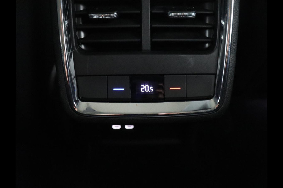 Škoda Enyaq iV 80 | SOH 90,4% | Adaptive cruise | Leder | Trekhaak | Stuur/stoelverwarming | Camera | Park assist | Carplay | Sfeerverlichting