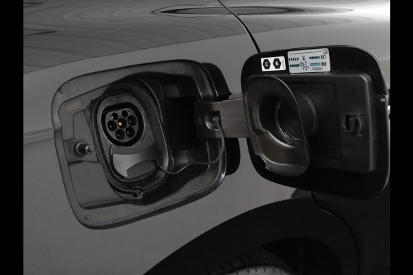 Škoda Enyaq iV 80 | SOH 90,4% | Adaptive cruise | Leder | Trekhaak | Stuur/stoelverwarming | Camera | Park assist | Carplay | Sfeerverlichting