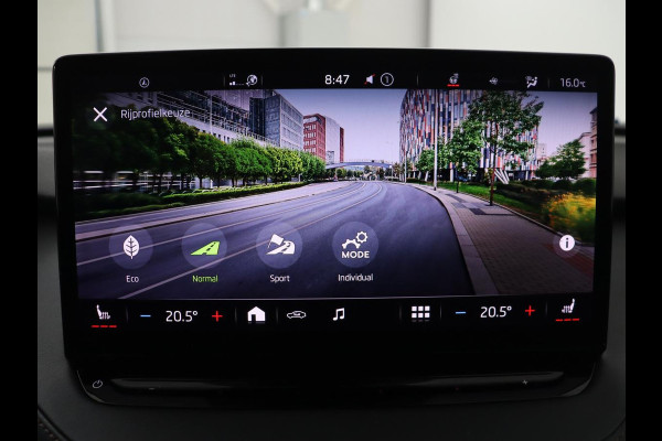 Škoda Enyaq iV 80 | SOH 90,4% | Adaptive cruise | Leder | Trekhaak | Stuur/stoelverwarming | Camera | Park assist | Carplay | Sfeerverlichting