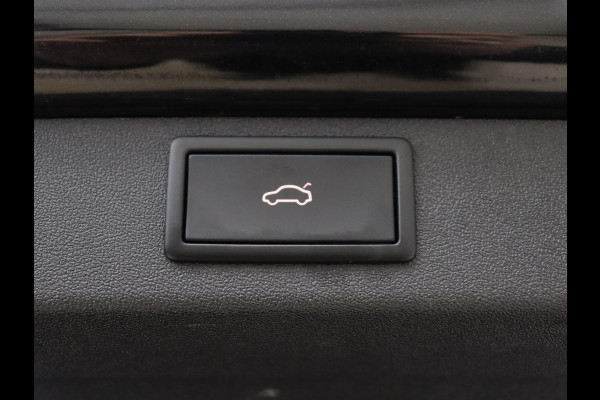 Škoda Enyaq iV 80 | SOH 90,4% | Adaptive cruise | Leder | Trekhaak | Stuur/stoelverwarming | Camera | Park assist | Carplay | Sfeerverlichting