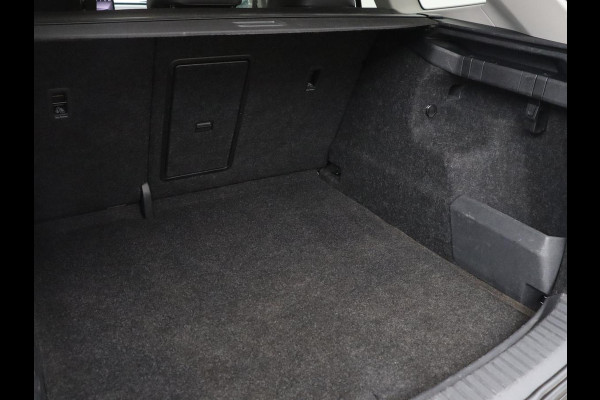 Škoda Enyaq iV 80 | SOH 90,4% | Adaptive cruise | Leder | Trekhaak | Stuur/stoelverwarming | Camera | Park assist | Carplay | Sfeerverlichting